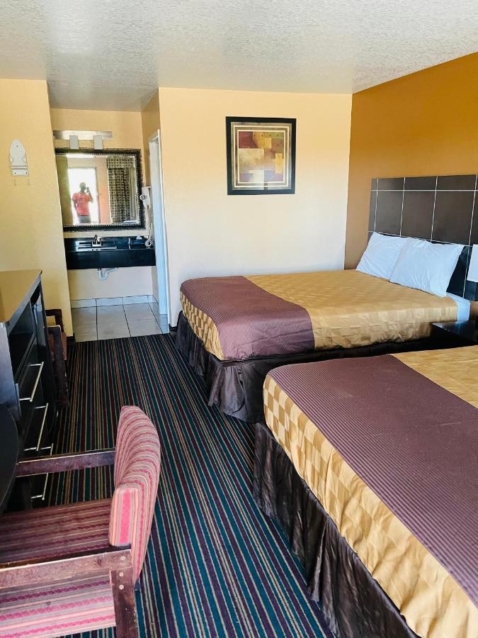 Sona Inn Dilley エクステリア 写真