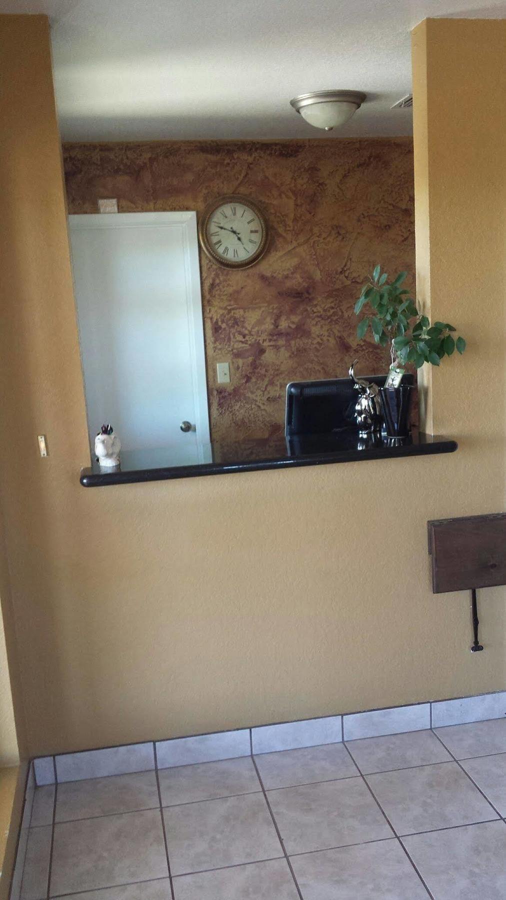 Sona Inn Dilley エクステリア 写真