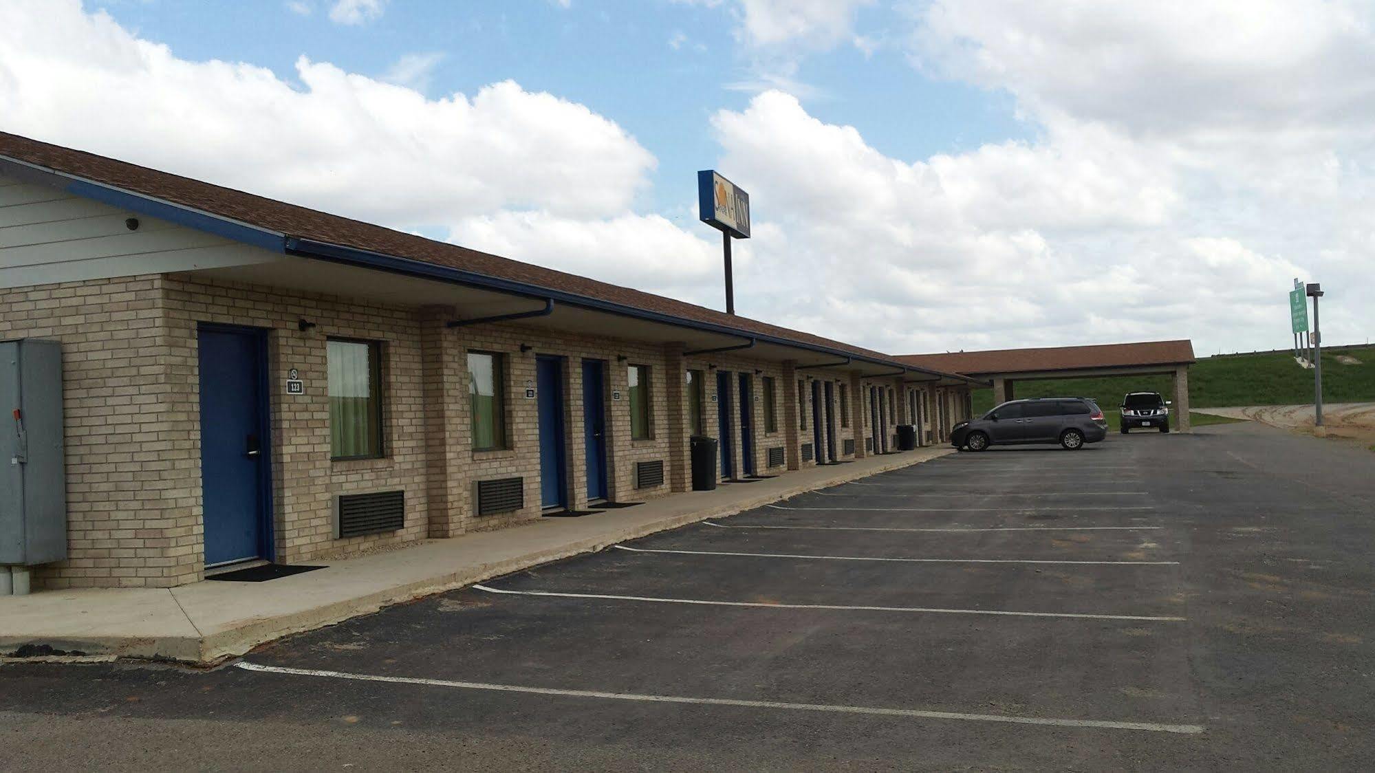 Sona Inn Dilley エクステリア 写真